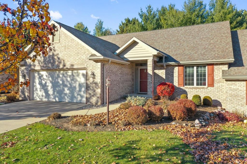 Photo of 2690 Woodfield COURT, Green Bay, WI 54313 (MLS # 50319130)