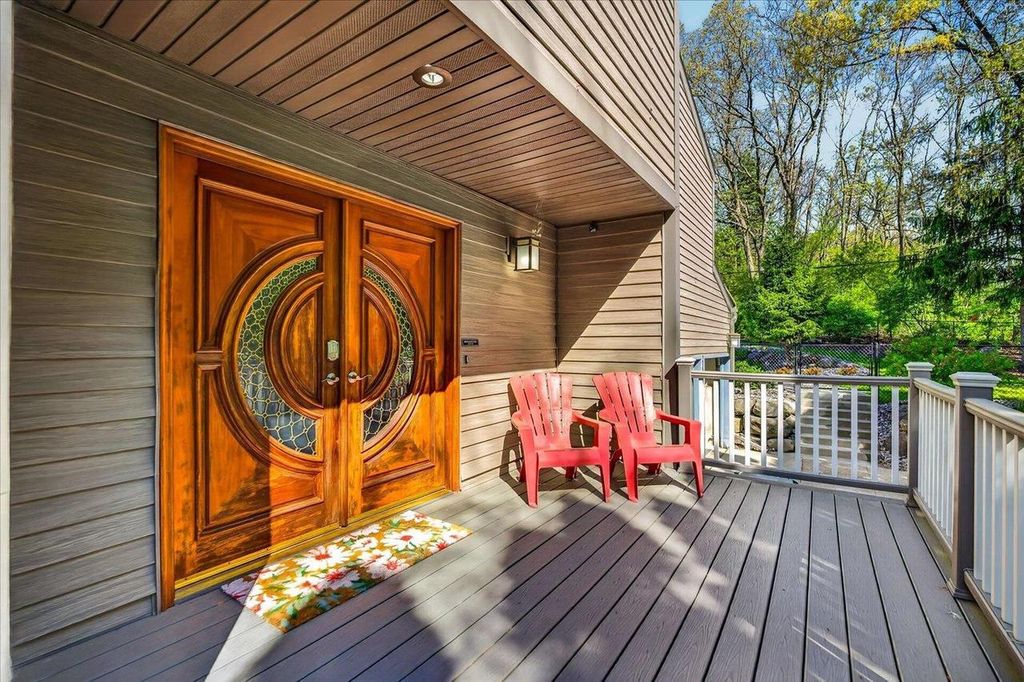 Photo of 1118 Sunridge DRIVE, Madison, WI 53711 (MLS # 2022815)