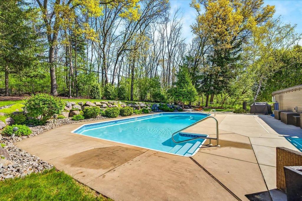Photo of 1118 Sunridge DRIVE, Madison, WI 53711 (MLS # 2022815)