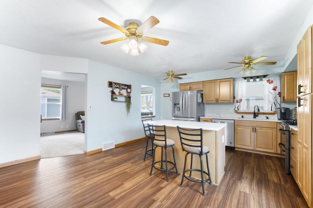Photo of 4627 W Kiley AVENUE, Milwaukee, WI 53223 (MLS # 1960254)