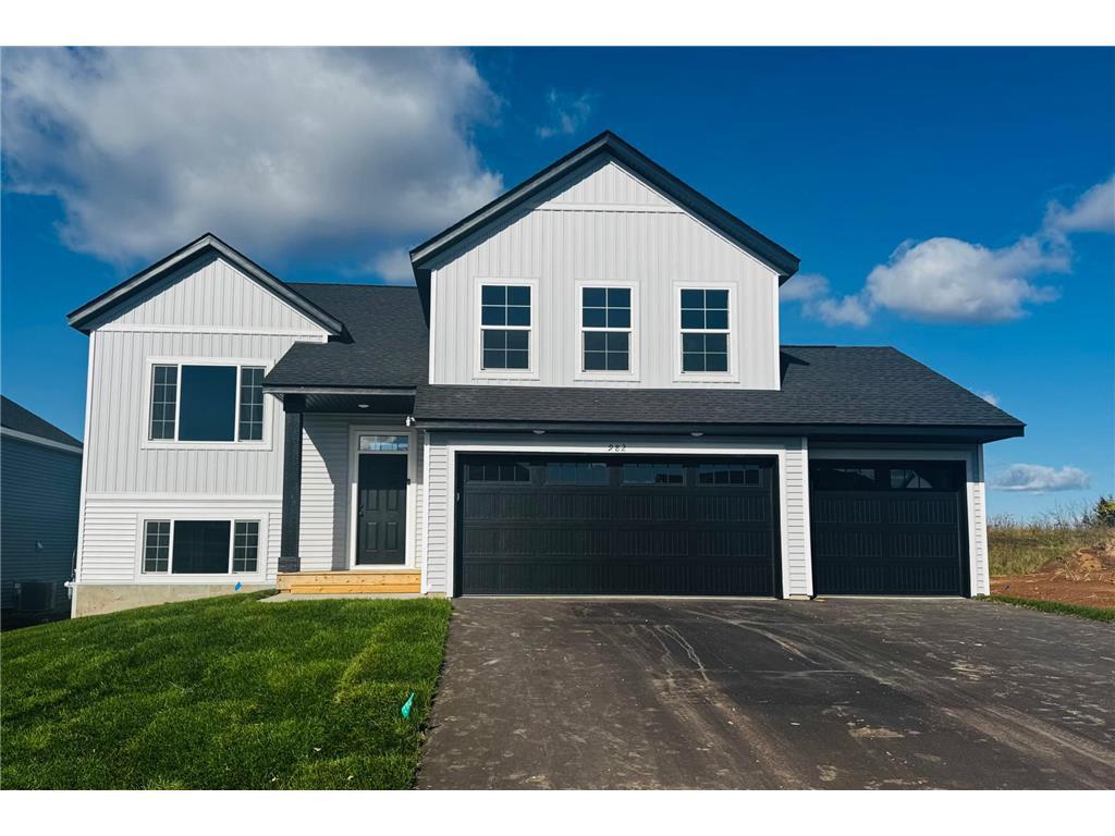 Photo of 982 Willow Glen AVENUE, Somerset, WI 54025 (MLS # 7147260)