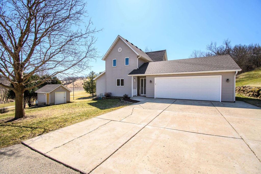 Photo of 3265 Bergum ROAD, Mount Horeb, WI 53572 (MLS # 2017918)