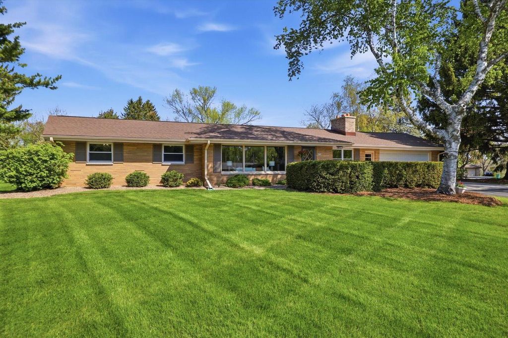Photo of 4054 Maple Grove DRIVE, Hubertus, WI 53033 (MLS # 1963222)