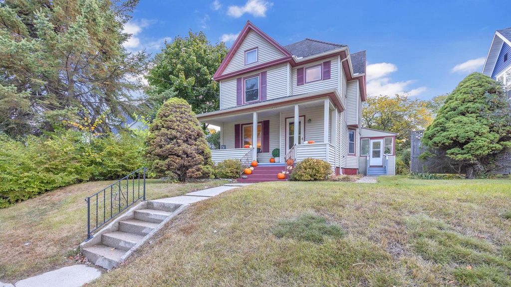 Photo of 845 N 8th STREET, Manitowoc, WI 54220 (MLS # 1940308)