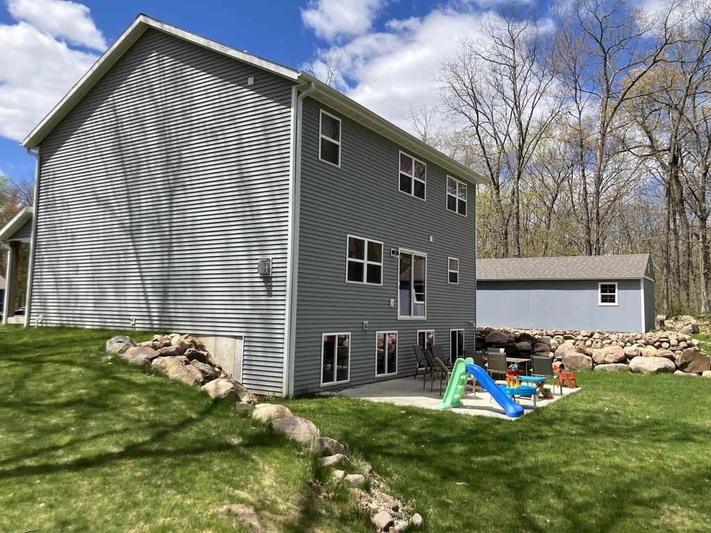 Photo of 530 Woodland CIRCLE, Waupaca, WI 54981 (MLS # 50326511)