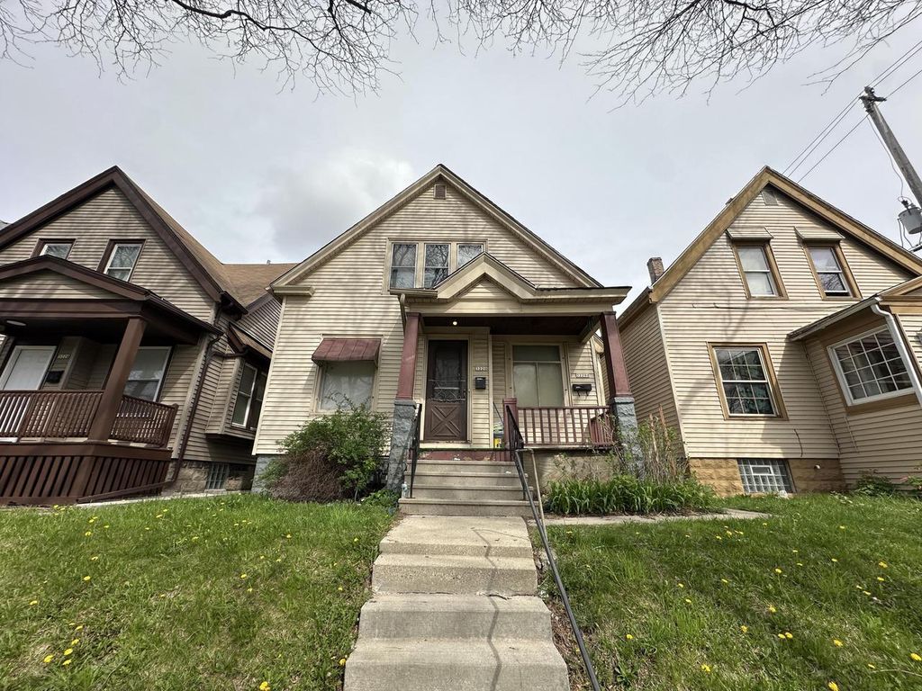 Photo of 3220 N 24th PLACE #3220A, Milwaukee, WI 53206 (MLS # 1959815)