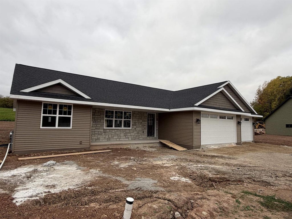 Photo of 3376 Largo Ridge COURT, Green Bay, WI 54311 (MLS # 50334488)