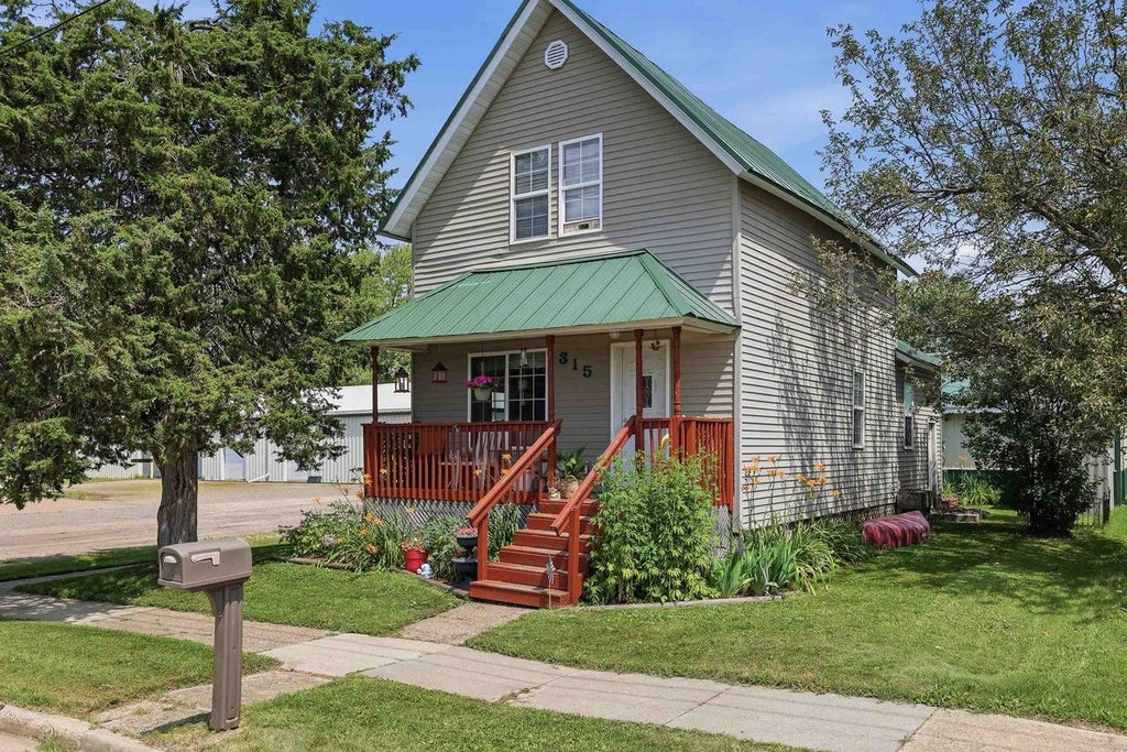 Photo of 315 W Depot STREET, Marshfield, WI 54449 (MLS # 22603376)