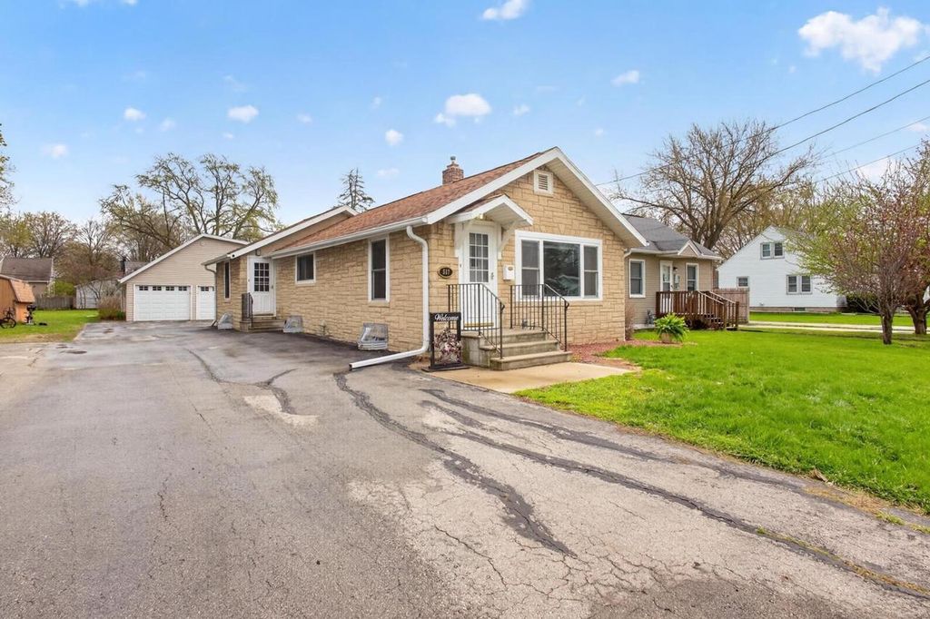 Photo of 517 Abrams STREET, Green Bay, WI 54302 (MLS # 50324831)