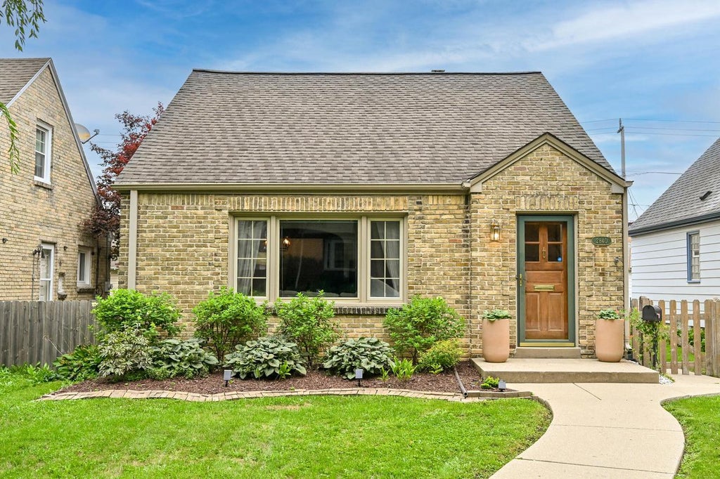 Photo of 2840 N 77th STREET, Milwaukee, WI 53222 (MLS # 1978656)