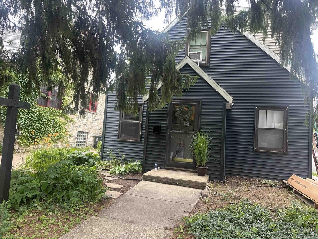 Photo of 12 Farley AVENUE, Madison, WI 53705 (MLS # 2024611)