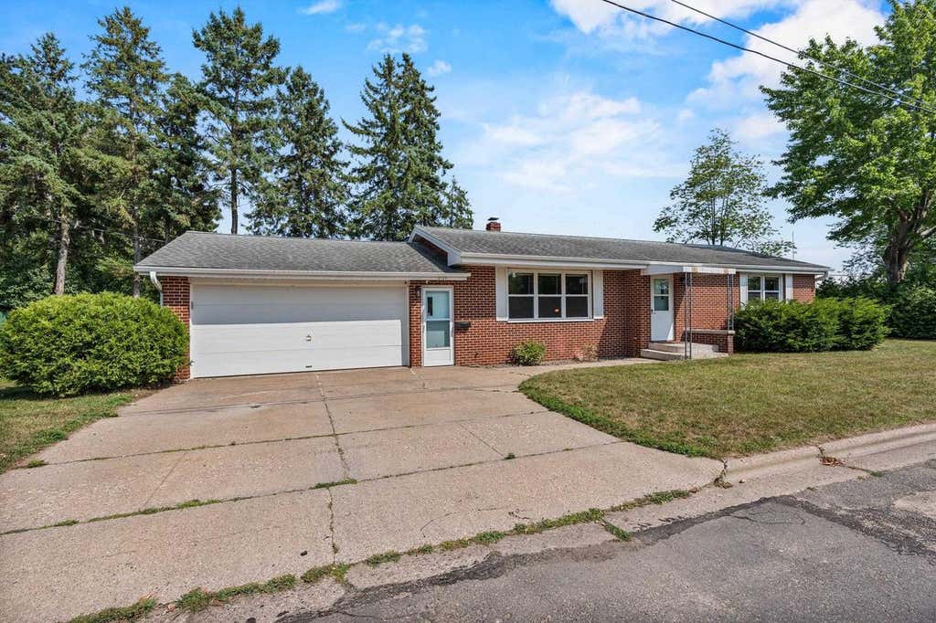 Photo of 2125 Indiana AVENUE, Stevens Point, WI 54481 (MLS # 22603835)