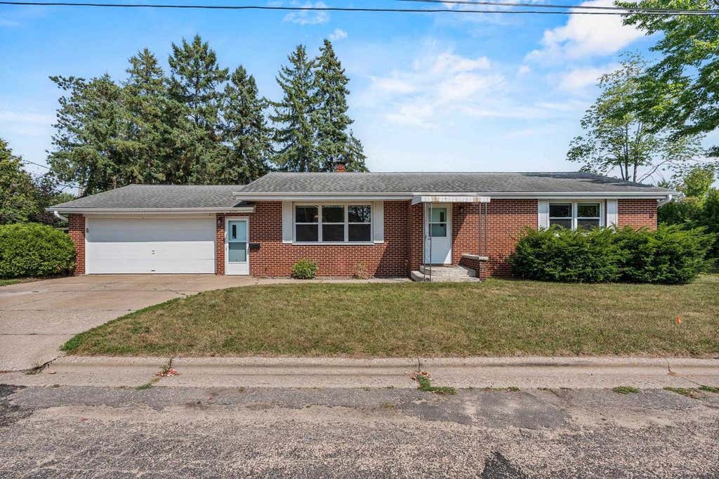 Photo of 2125 Indiana AVENUE, Stevens Point, WI 54481 (MLS # 22603835)
