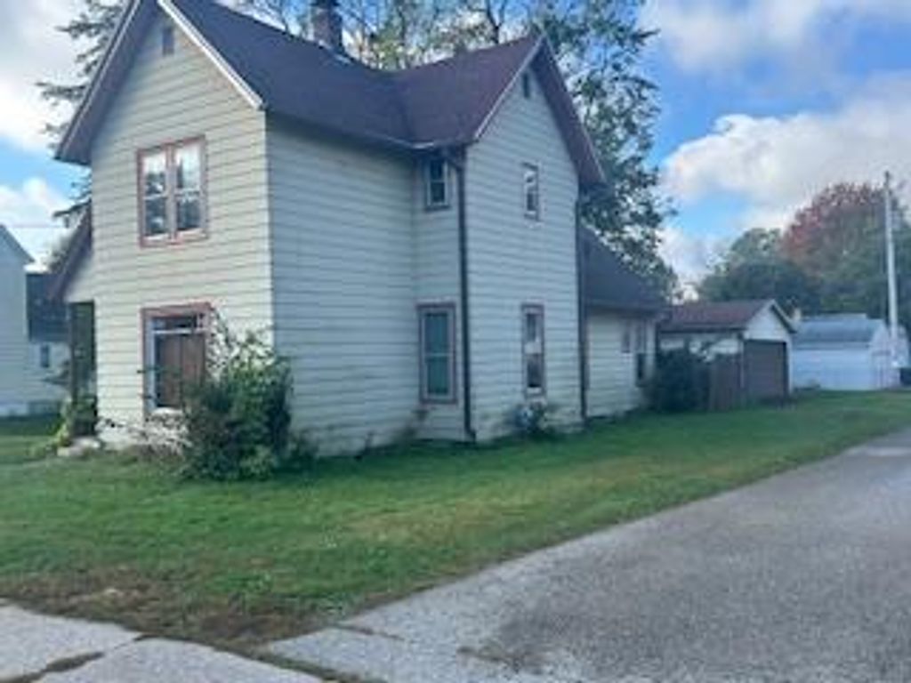 Photo of 439 N Chatham STREET, Janesville, WI 53548 (MLS # 2010999)