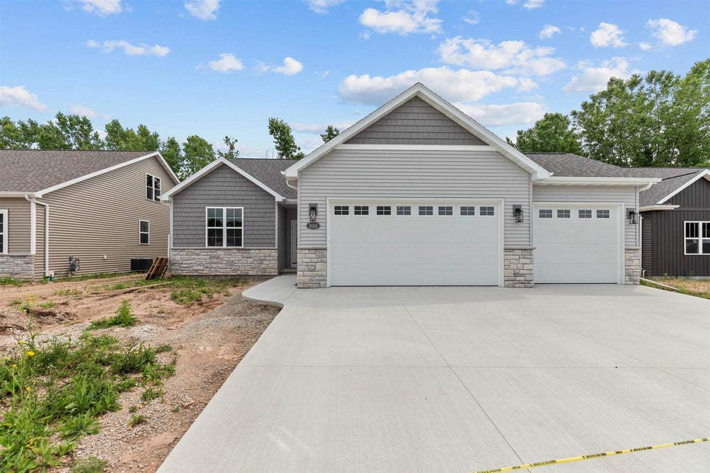 Photo of 3601 E Gladiolus PLACE, Appleton, WI 54913 (MLS # 50328910)