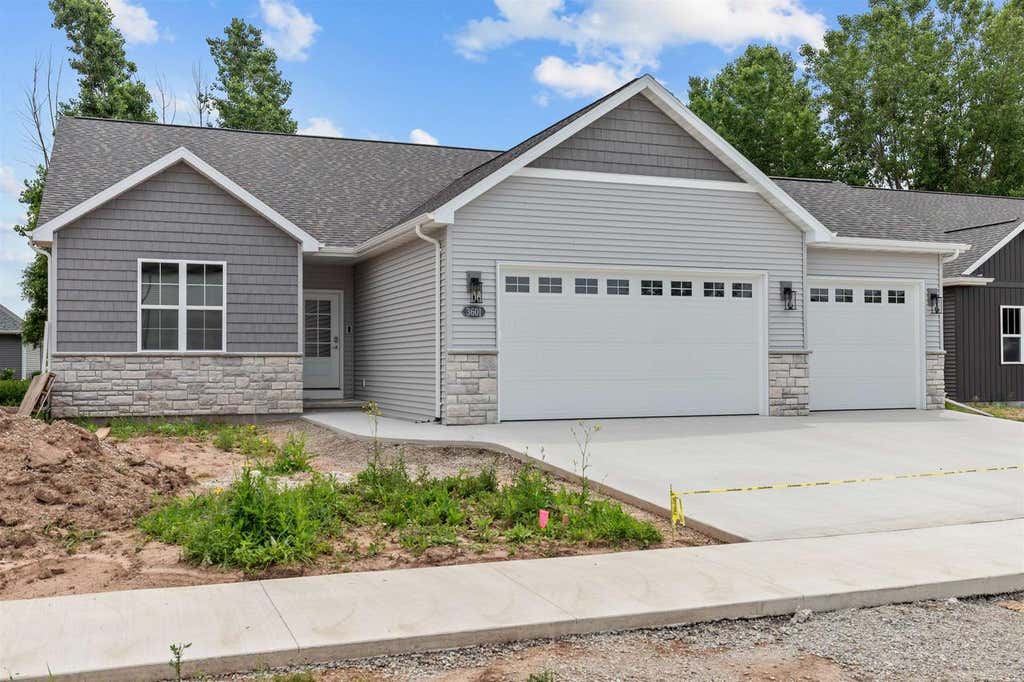 Photo of 3601 E Gladiolus PLACE, Appleton, WI 54913 (MLS # 50328910)
