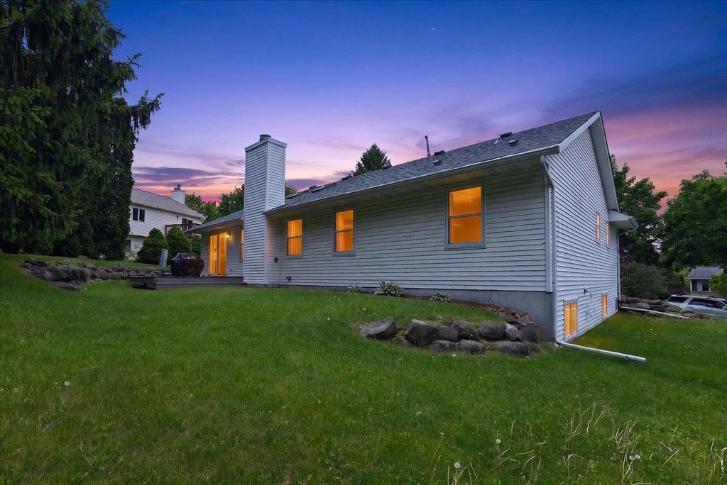 Photo of 2609 Crest Line DRIVE, Madison, WI 53704 (MLS # 2023837)