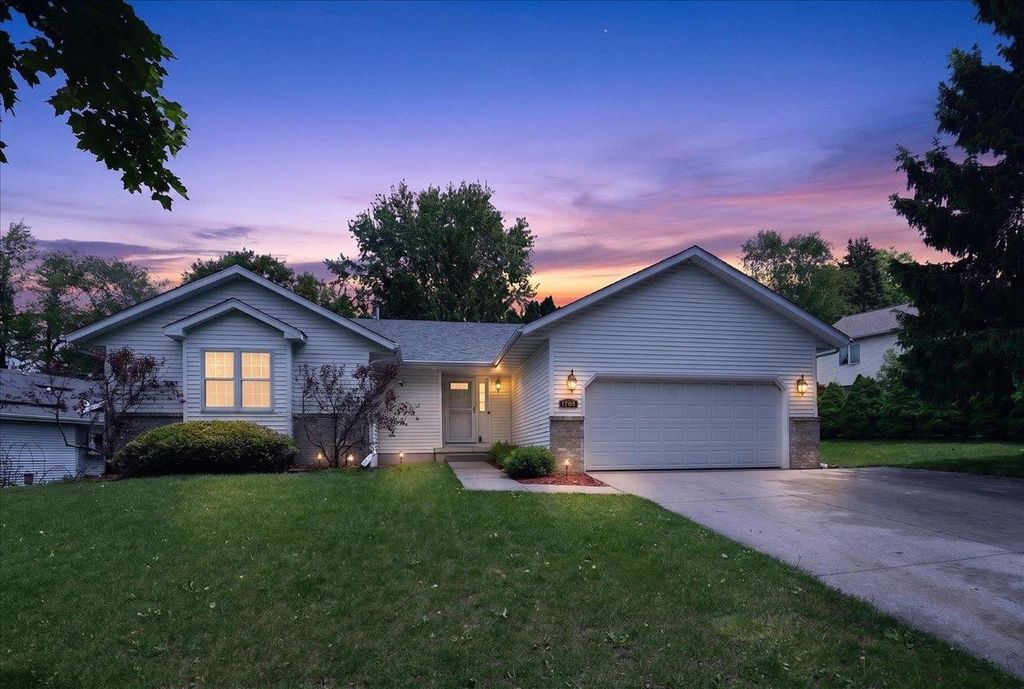 Photo of 2609 Crest Line DRIVE, Madison, WI 53704 (MLS # 2023837)