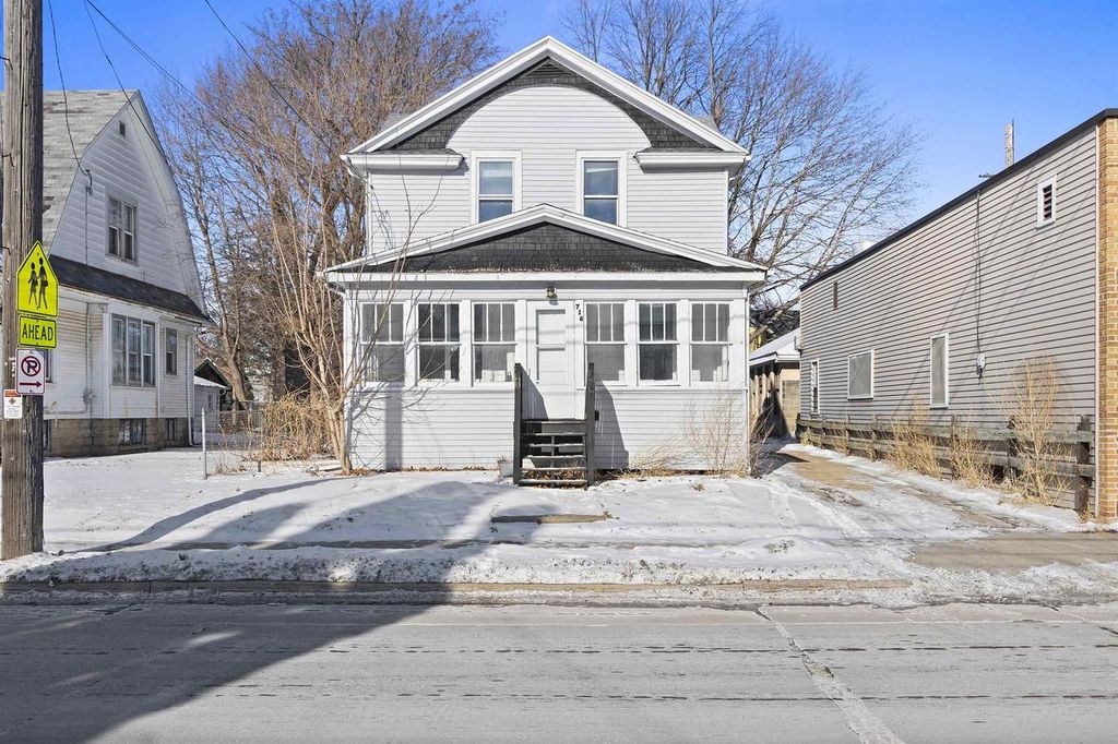 Photo of 716 Merritt AVENUE, Oshkosh, WI 54901 (MLS # 50320566)
