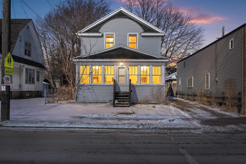 Photo of 716 Merritt AVENUE, Oshkosh, WI 54901 (MLS # 50320566)