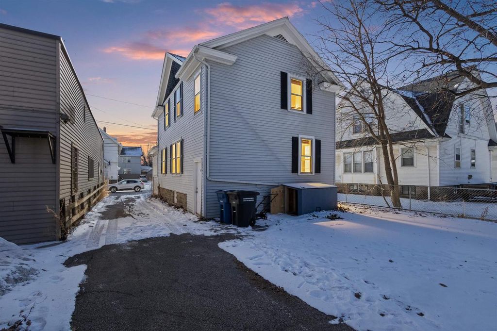 Photo of 716 Merritt AVENUE, Oshkosh, WI 54901 (MLS # 50320566)