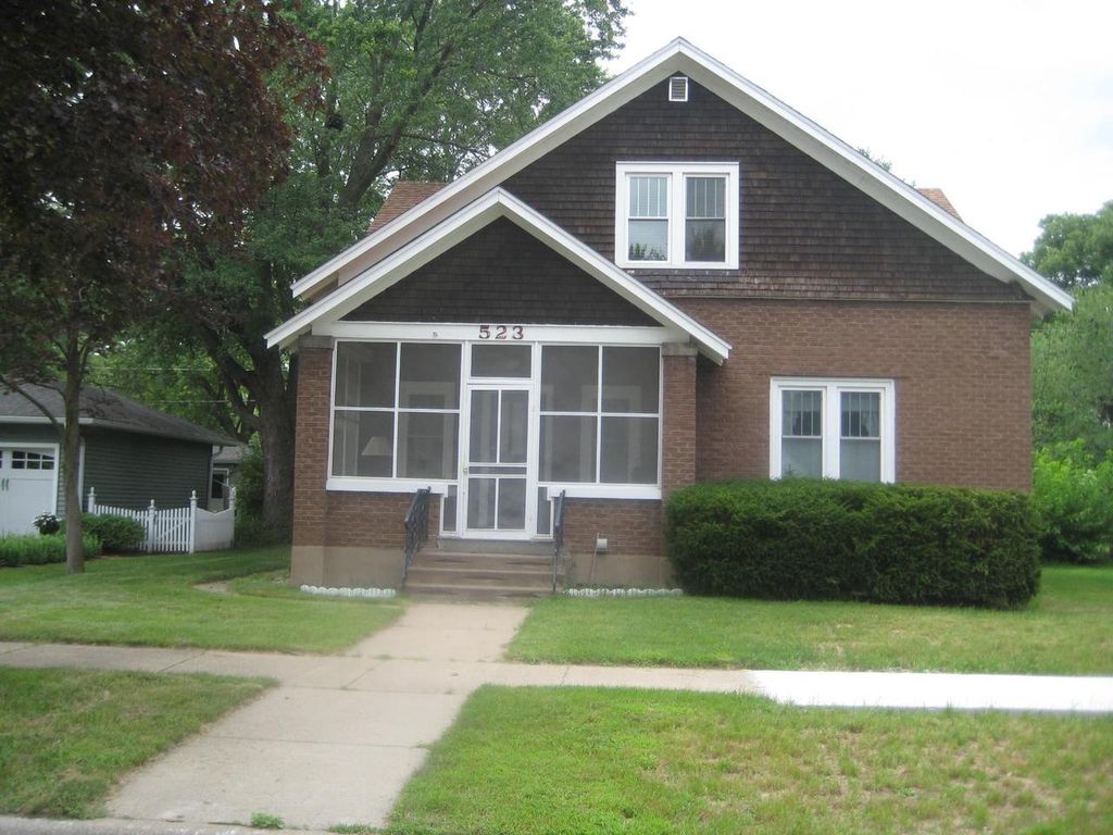 Photo of 523 S Michigan STREET, Prairie Du Chien, WI 53821 (MLS # 2009183)