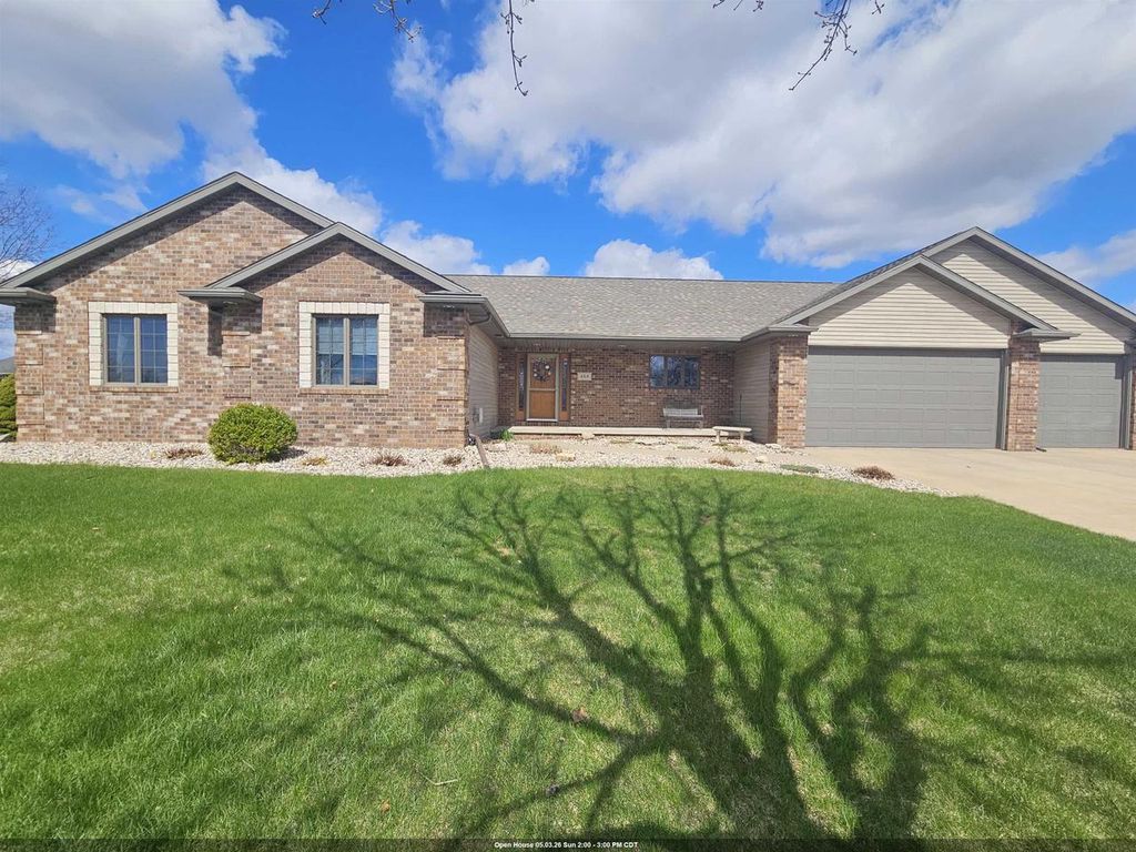 Photo of 458 Windmill DRIVE, Kaukauna, WI 54130 (MLS # 50323540)