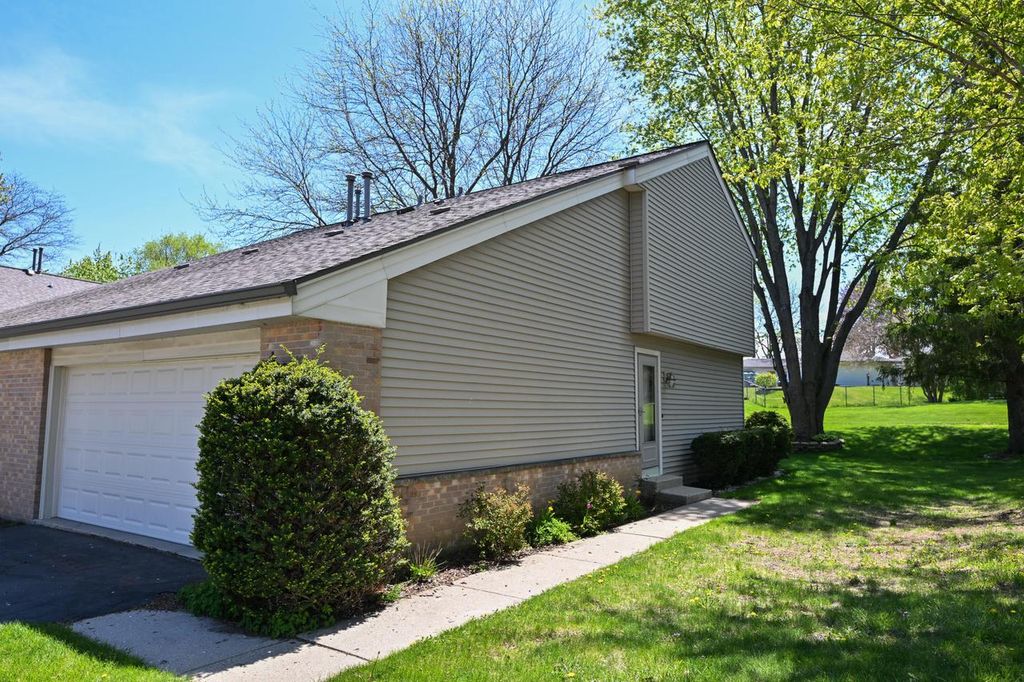 Photo of 7365 S Delaine DRIVE, Oak Creek, WI 53154 (MLS # 1961825)