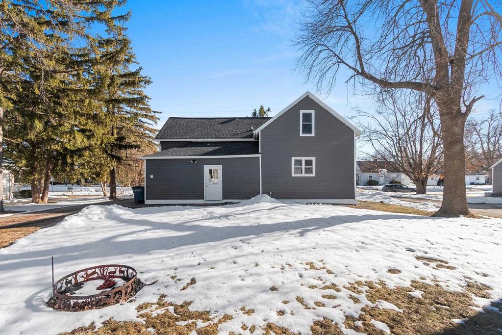 Photo of 219 Front STREET, Pulaski, WI 54162 (MLS # 50322588)