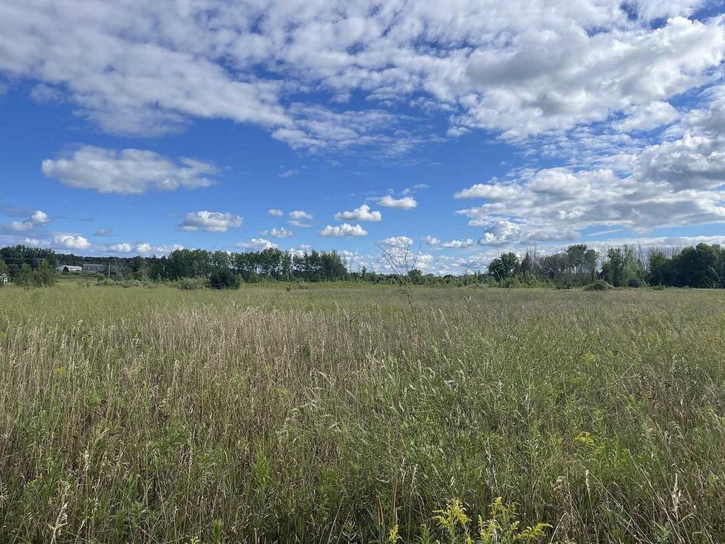 Photo of Summerset CIRCLE, Sturgeon Bay, WI 54235 (MLS # 50321953)