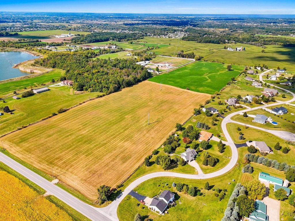 Photo of Dutchman ROAD, Green Bay, WI 54311 (MLS # 50316029)