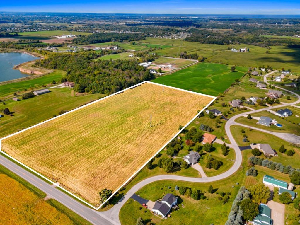 Photo of Dutchman ROAD, Green Bay, WI 54311 (MLS # 50316029)