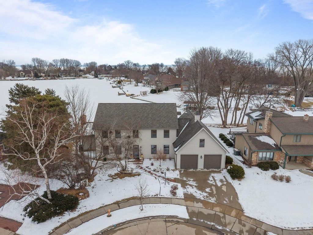 Photo of 1960 Cliffview COURT, Oshkosh, WI 54902 (MLS # 50320985)