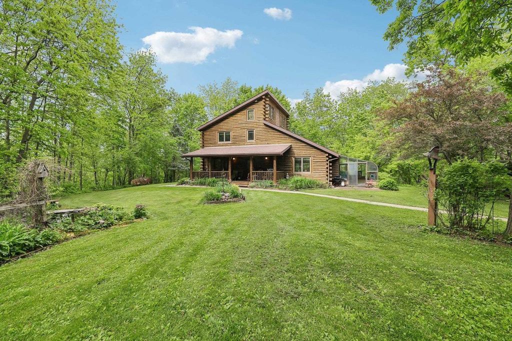 Photo of N6111 County Road W RD, Portage, WI 53901 (MLS # 2023839)