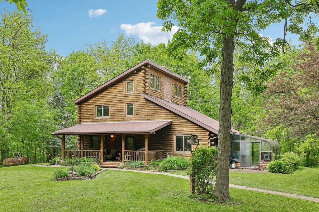 Photo of N6111 County Road W RD, Portage, WI 53901 (MLS # 2023839)