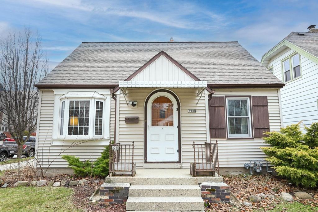 Photo of 3900 E Van Norman AVENUE, Cudahy, WI 53110 (MLS # 1956530)