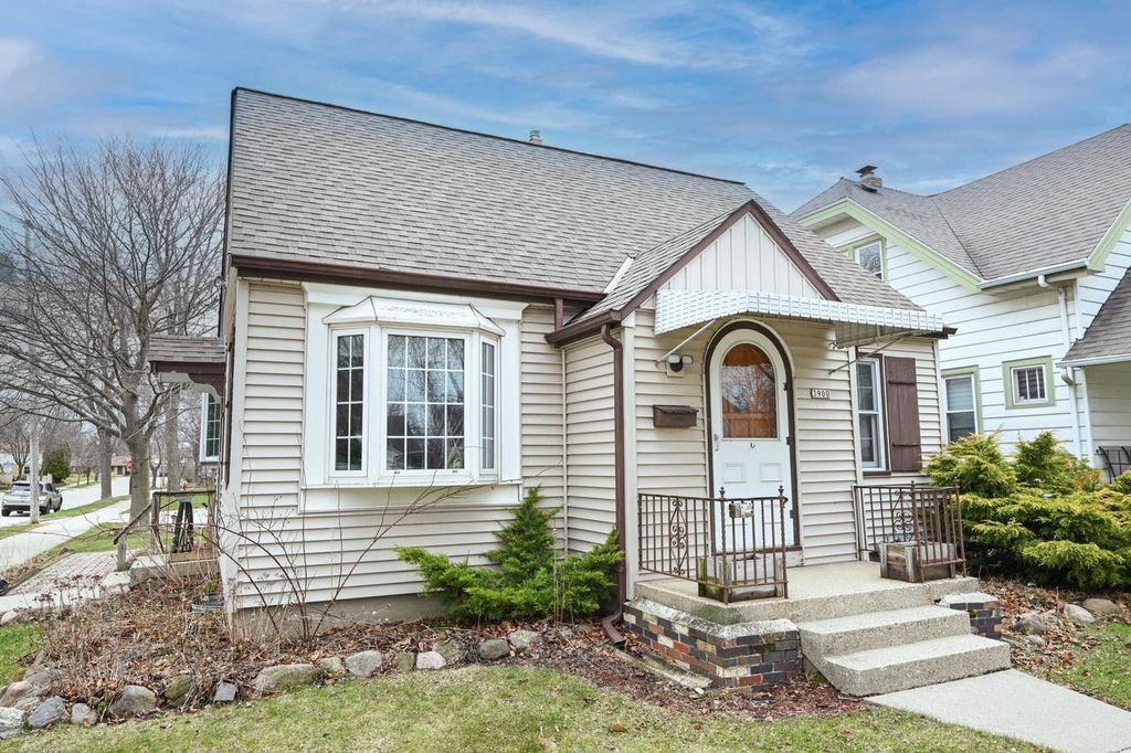 Photo of 3900 E Van Norman AVENUE, Cudahy, WI 53110 (MLS # 1956530)