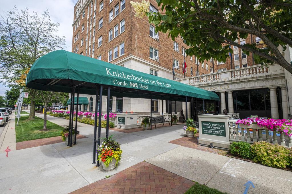 Photo of 1028 E Juneau AVENUE #812, Milwaukee, WI 53202 (MLS # 1949657)