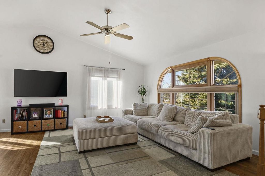 Photo of 2045 Innsbrooke DRIVE, Sun Prairie, WI 53590 (MLS # 2016219)