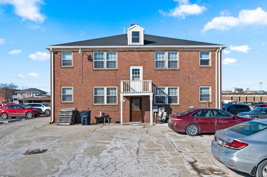 Photo of 325 S Jefferson STREET, Green Bay, WI 54301 (MLS # 50320802)