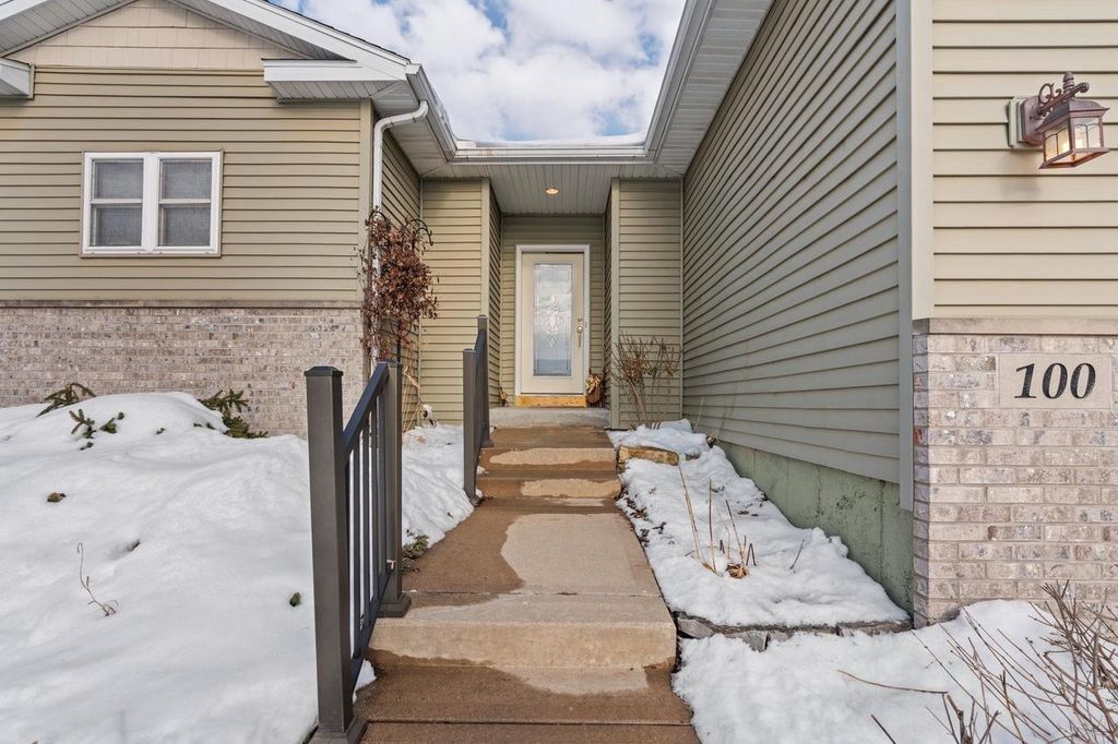 Photo of 100 Jennifer CIRCLE, Mount Horeb, WI 53572 (MLS # 2010868)