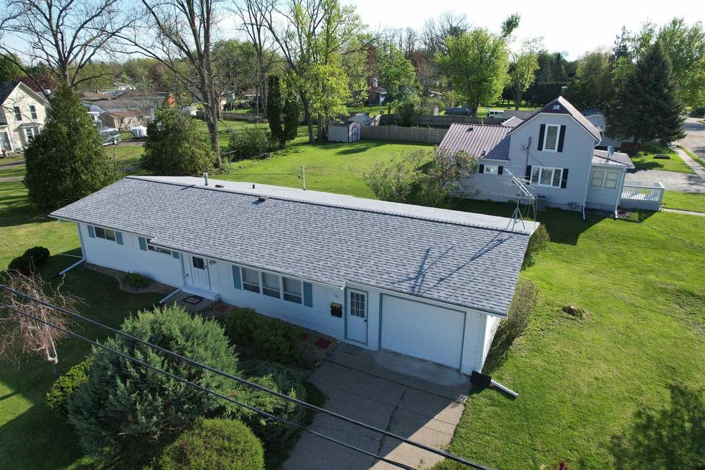 Photo of 725 Lancaster STREET, Platteville, WI 53818 (MLS # 2021959)