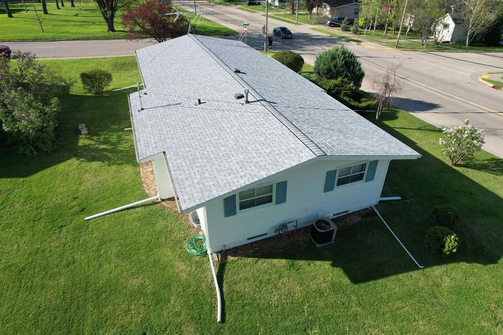 Photo of 725 Lancaster STREET, Platteville, WI 53818 (MLS # 2021959)