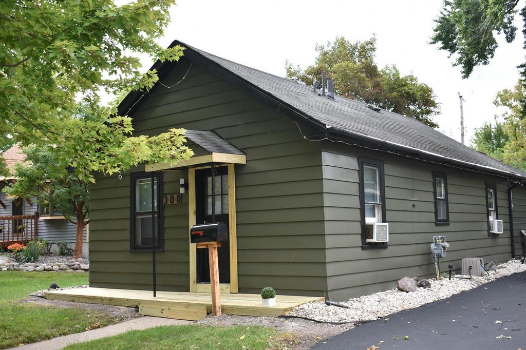 Photo of 300 E 10th STREET, Fond Du Lac, WI 54935 (MLS # 2031874)