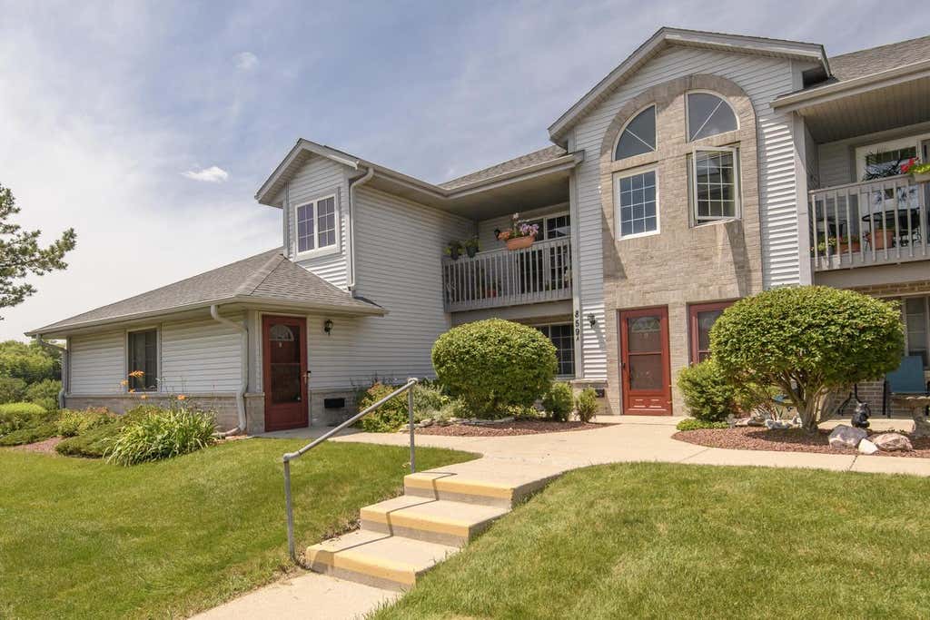 Photo of 859 Quinlan DRIVE #A, Pewaukee, WI 53072 (MLS # 1971632)