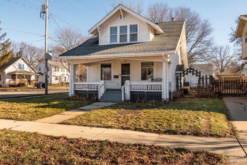 Photo of 746 Eisenhower AVENUE, Janesville, WI 53545 (MLS # 2013349)