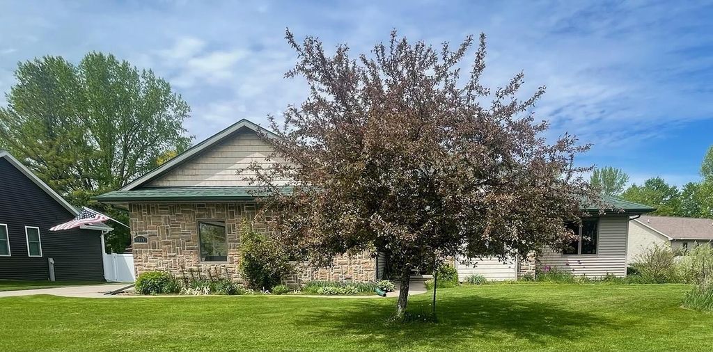 Photo of 4315 N Skyway LANE, Appleton, WI 54913 (MLS # 50325947)