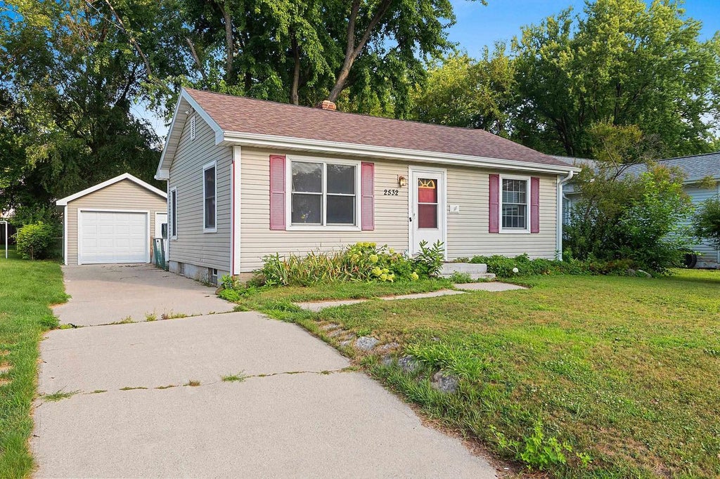 Photo of 2532 Libal STREET, Green Bay, WI 54301 (MLS # 50330712)