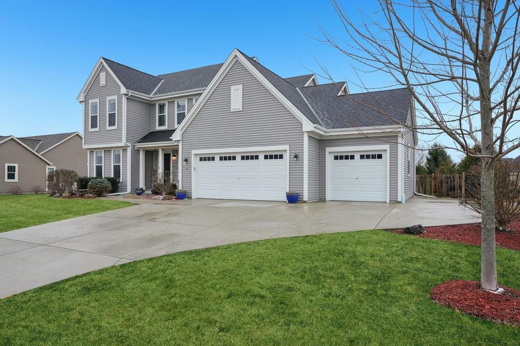 Photo of 609 Westlawn AVENUE, Mukwonago, WI 53149 (MLS # 2017087)