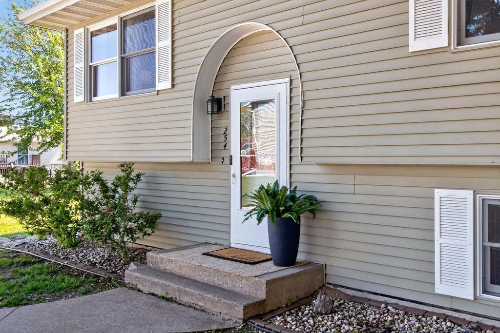 Photo of 254 Lakeview COURT, Hortonville, WI 54944 (MLS # 50326411)
